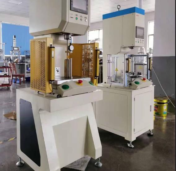 人機界面接觸屏直觀易操作：怎么正確操作伺服壓力機呢？